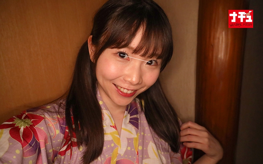 温泉客が居ても浴衣の中の抱っこSEXで挿入して逃がさず何発も膣射させる痴女っこ3 ド淫乱娘の挑発 画像1