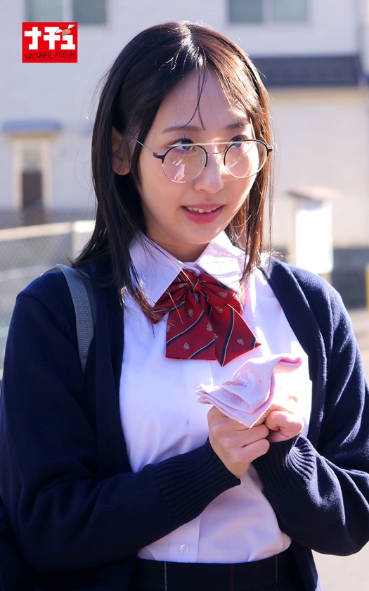 クラスで目立たないむっつりスケベ地味女子は密室に男の子を誘い連続射精させる変態少女 2 画像1