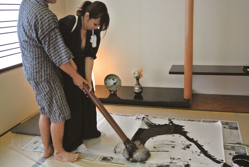 働くオバサン完全盗撮！！仕事を忘れてチ○ポにしゃぶりつく、ド淫乱素人がヌイてくれた！！ パート2_11