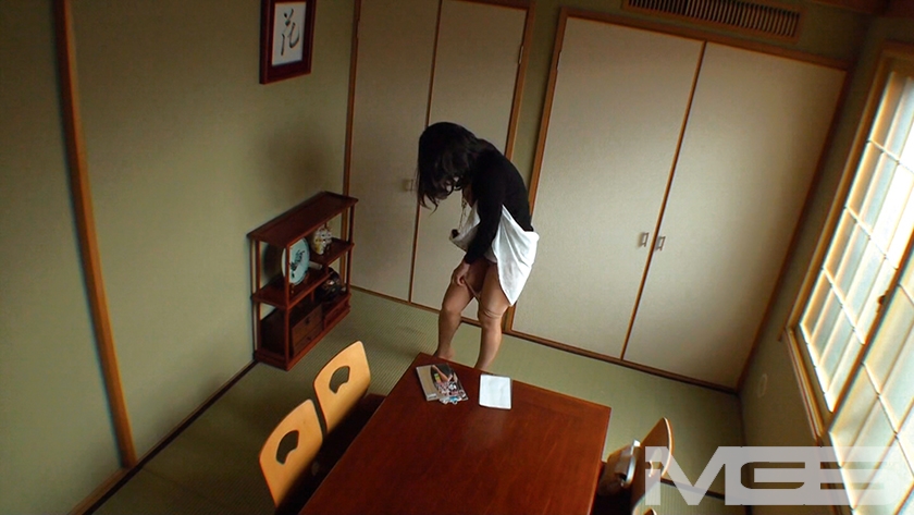 妻を騙してモデルのバイトをさせ他人の勃起したモノを… DX_8