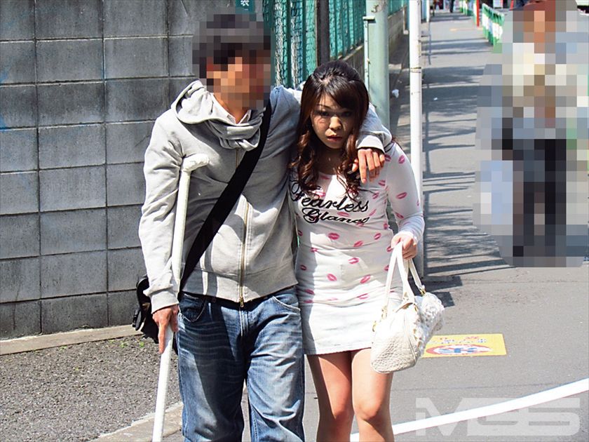 親切な女子ナンパ優しさついでにHなお願い!_11