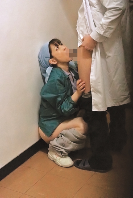 「ダメょぉ～声が出ちゃう～」掃除のおばさんのムチ尻をしつこく触ってみたら… 180分_13