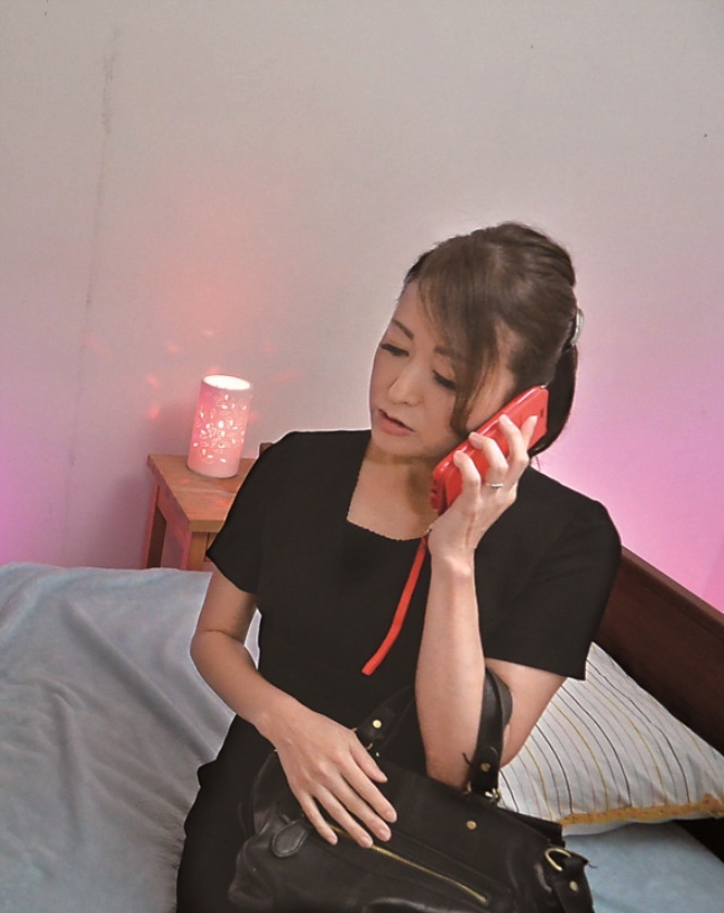 喪服オプション付き!未亡人 熟女デリヘル生本○交渉!_22