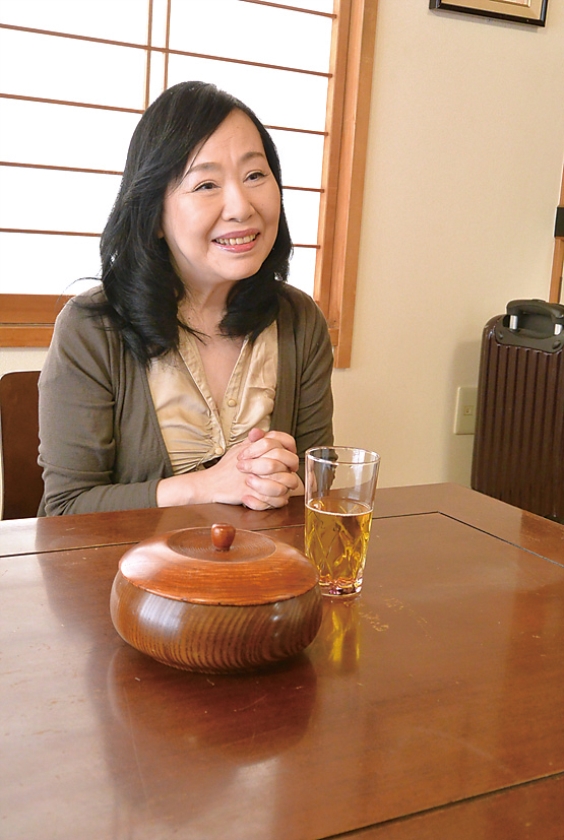 豊橋から上京した嫁の母が…七十路義母 城美香 70歳_1