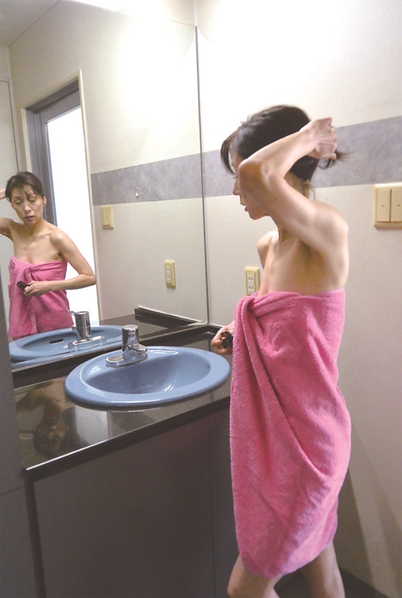 富士宮から上京した嫁の母が… 五十路義母 磯山恵 55歳_9