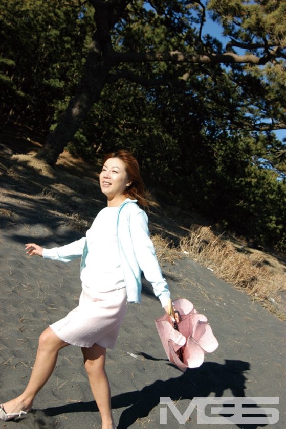 052REBN-063 人妻不倫巡り旅 清水・浜松・名古屋編 サンプル画像 2枚目