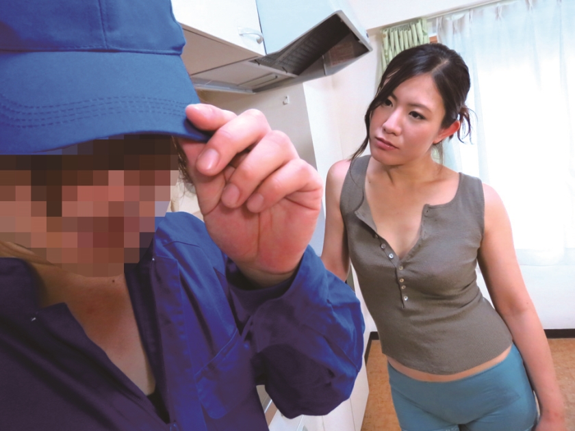 隣に住んでる薄着の誘惑婦人_4