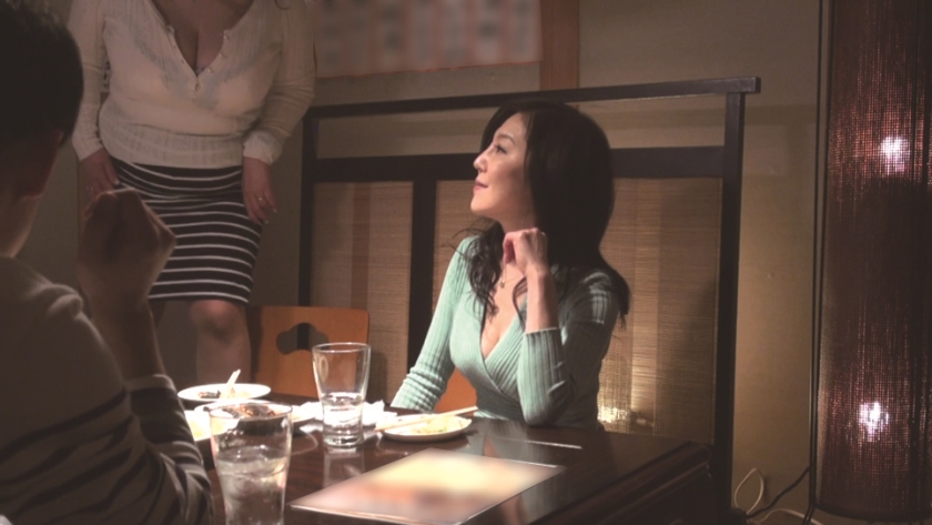 五十路がエロい？デカ尻おばさんとSEX？ 4名_26