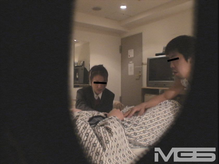 どこまでヤレる!?シティホテル客室係のお姉さん 画像1