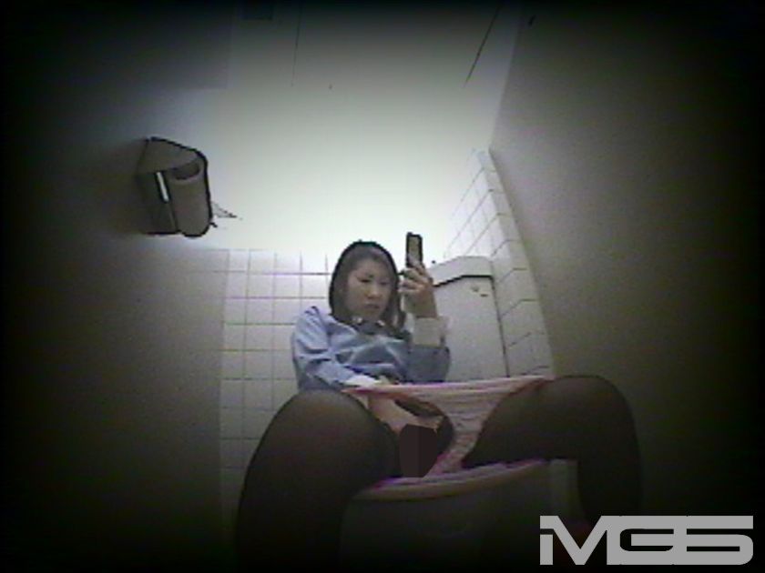 社員が盗撮した休憩時間OLの欲求不満変態オナニー_6