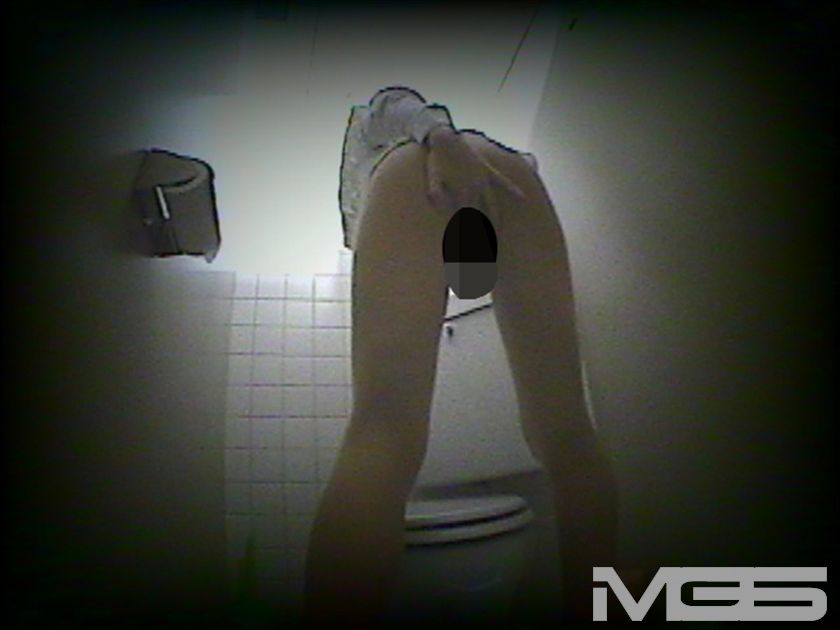 社員が盗撮した休憩時間OLの欲求不満変態オナニー_9