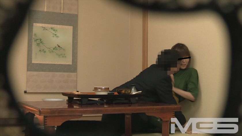 どこまでヤレる!?老舗旅館仲居のお姉さん 4_2