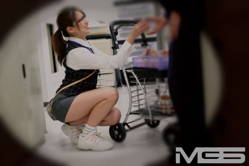 意外とヤレる!!ドリンクレディーのオバサン