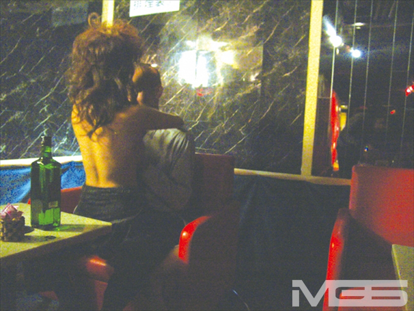 ここまでヤルか!?変態店長記録動画 風俗未満の女子をイカセ面接_13