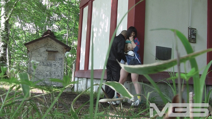 田舎のカップル痴態隠し撮り_7