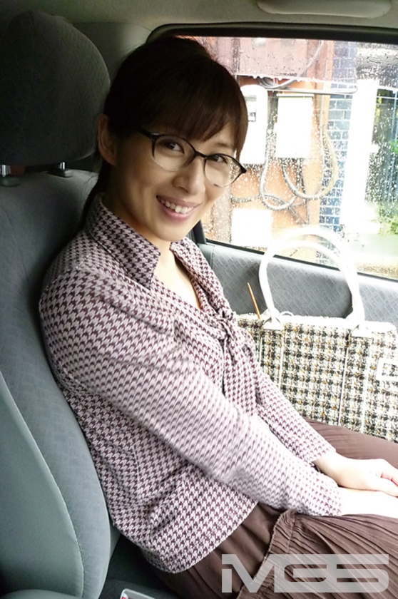 高額報酬をエサに偽パート募集で奥さんにスケベ行為を… 8時間DX 断り切れないワケあり妻 25名_8