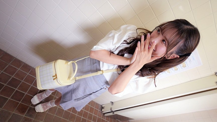 えっ!!こんな場所で!? どこででも見せつけられるセンズリに興奮しちゃった素人娘 画像16