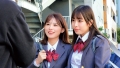 友達同士のカワイイ女子学生がM男くんをすんごい乳首責め！？ みくる&ひかり ラブラブカップル同士が互いのパートナーを交換するスワッピングゲームに挑戦！！ えりか&ちなつ 画像1