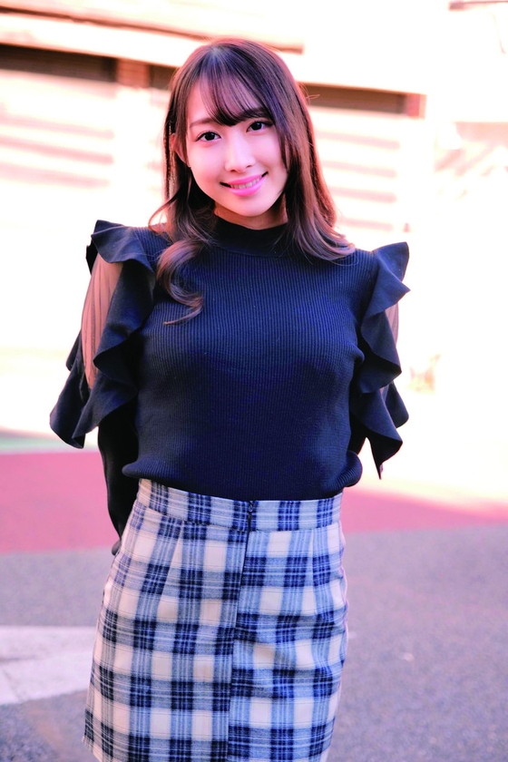 パンティ布越しにデカチン先っぽ3cm挿入!!敏感なおま○この入り口だけをグリグリされて奥まで挿れて欲しくなっちゃってスケベ汁溢れるワレメにヌルっと生挿入!膣奥直撃生ハメ激ピストン!!キュンキュン締まりイキするJDおま○こに連続中出しSP みずきちゃん まいちゃん 画像1
