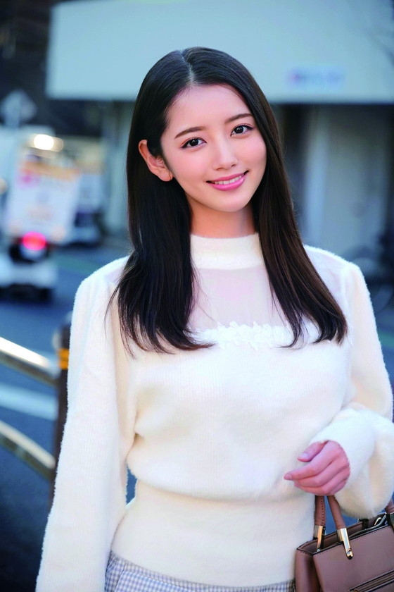 パンティ布越しにデカチン先っぽ3cm挿入!!敏感なおま○この入り口だけをグリグリされて奥まで挿れて欲しくなっちゃってスケベ汁溢れるワレメにヌルっと生挿入!膣奥直撃生ハメ激ピストン!!キュンキュン締まりイキするJDおま○こに連続中出しSP かんなちゃん あかりちゃん 画像1