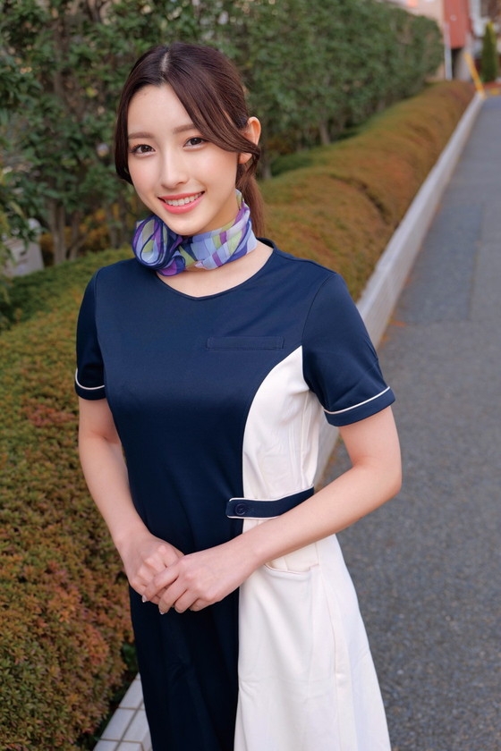 高級美容サロン勤務の美人セラピストさんがお口だけでじゅぽんじゅっぽんバキュームノーハンドフェラ!? かなさん さらさん 画像1