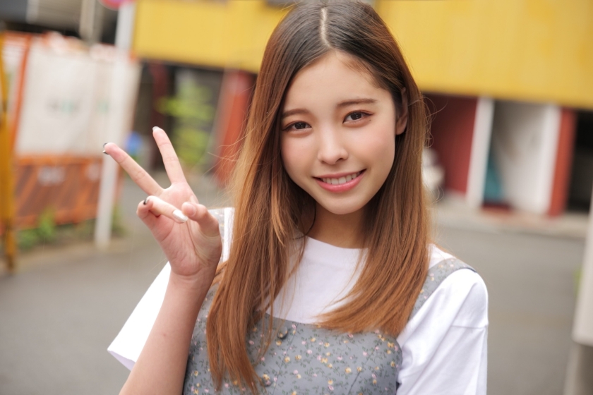 素人女子大生限定!パンティ素股でカチカチち●ぽがアソコに擦れて赤面発情!クロッチは恥ずかし汁まみれ!そのまま生で擦り合わせて、ヌルヌルワレメに結局つるんっと入って生中出し!!ウブなハニカミ娘編 みこ うみ 画像2