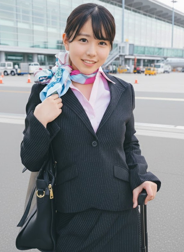 大手航空会社のキャビンアテンダントと童貞君が黒パンスト直穿き素股で超発情！？黒パンスト越しの童貞デカチン先っぽ3cm挿入！敏感なオマ○コの入り口をグリグリされて奥まで挿れて欲しくなっちゃったCAさんが生ズボッ筆おろし//優しくも腰振るガニ股騎乗位で連続仰け反りイキ！！ こなつさん あずささん 画像1