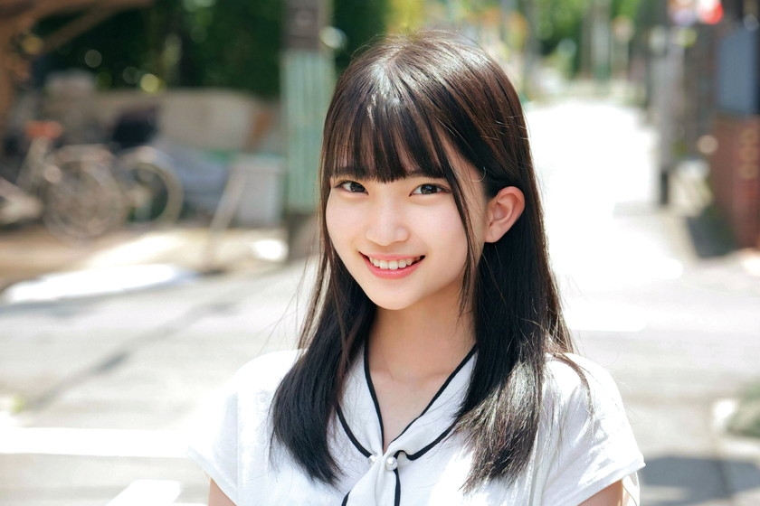 「卒業記念に残したいメモリアルヌードフォト」大学卒業間近の素人女子大生をナンパし、絶倫チ○ポ男と素肌密着撮影会で中出し検証!カチカチに反り返ったチ○ポがマ○コまで1cmに超接近して赤面発情!?そのまま中出し!! れい ひなの 画像5