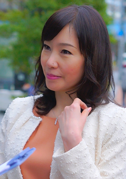 まるでモデル！ピンクの下着の似合う奇跡の50歳！！キスで顔が真っ赤になる可愛すぎる神宮寺さん