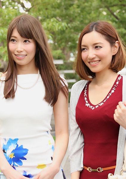 横浜みなとみらいで見つけた美魔女二人組 さくらさん38歳・千佳さん36歳。