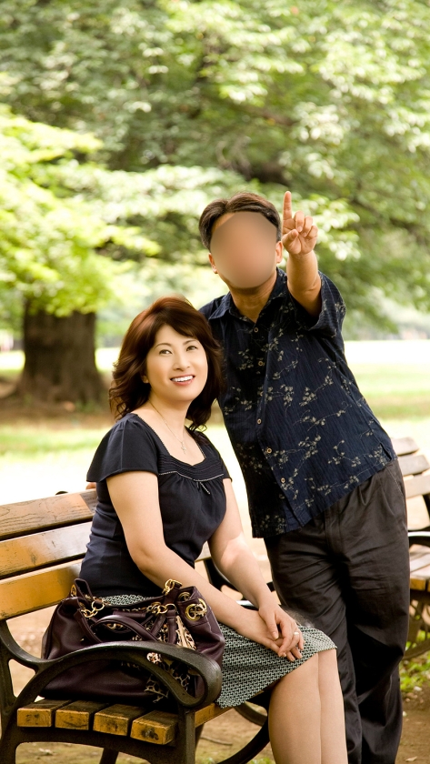 熟年夫婦の愛あふれる濃厚セックス 6組