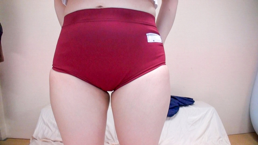 むちむちデカ尻 神ブルマ 小宮山えまり 美少女やぽっちゃり娘にピチピチブルマ&体操着を着せ、ハミパン、ムレムレワレメを毛穴まで見えるほどの超ドアップ接写！さらに尻コキ、着衣お漏らし放尿やブルマぶっかけ、生中出し等ブルマ好きに送る完全着衣フェチAV_4