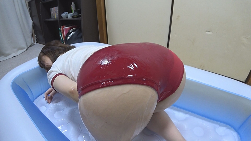 音琴るい ムチムチ美尻 神体育着 美少女やぽっちゃり娘らにピチピチ体育着を着せ、ハミパン、ムレムレワレメを毛穴まで見えるほどの超ドアップ接写！さらに尻コキ、着衣お漏らし放尿や体育着ぶっかけ等体育着好きに送る完全着衣フェチAV 画像8