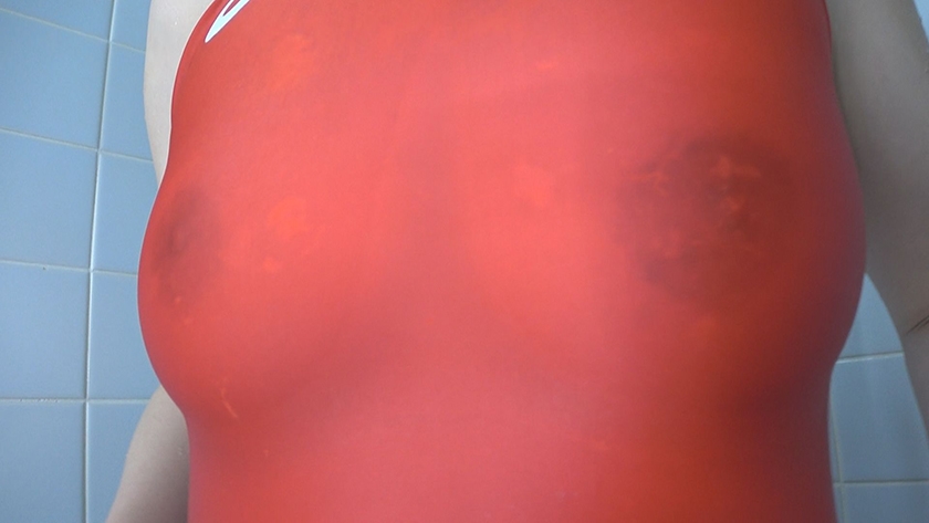 澄河美花 濡れてテカってピッタリ密着 神競泳水着 可愛い女子の競泳水着姿をじっとりと堪能！着替え撮影から始まり貧乳から巨乳にパイパン、ハミ毛、ジョリワキ等のフェチ接写やローションソーププレイや競泳水着ぶっかけ等を完全着衣で楽しむAV 画像7