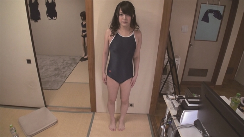 濡れてテカってピッタリ密着 神スク水 9 新型スク水 型番F●OTM●RKツーウェイ水着 1●1504×人妻 つかさ_0