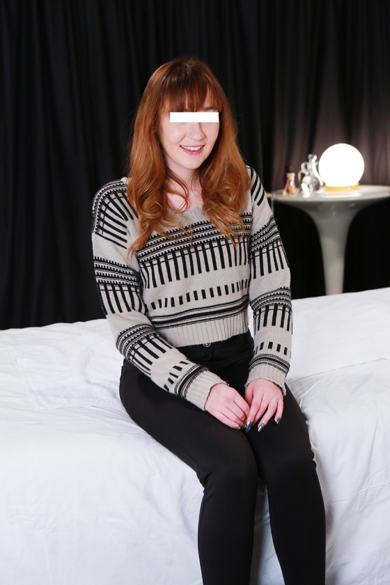 インターナショナルカレッジに通うハーフ美女を性感マッサージでとことんイカせてみた_1