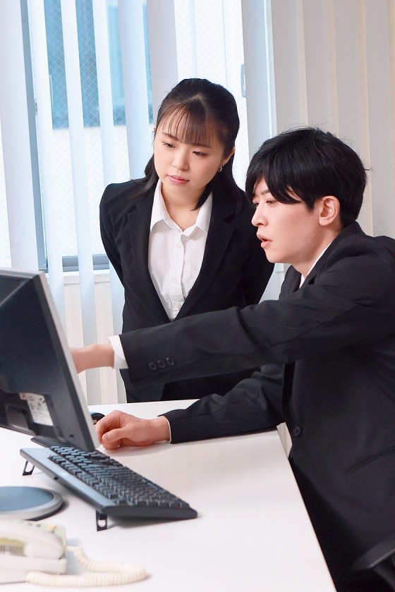 「課長、もっと奥まで突いてあげましょうか?」部下のOLがM性感で働いていたので弱みに付け込み本●するはずだったのに(2)…逆にアナルを責められてメスイキしちゃいました。_2