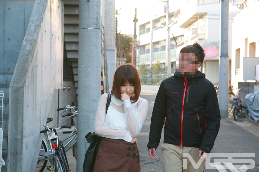 083PPV-3814 軽い気持ちでAV出演した現役女子大生が弱みにつけ込まれてヤラれちゃった サンプル画像 2枚目