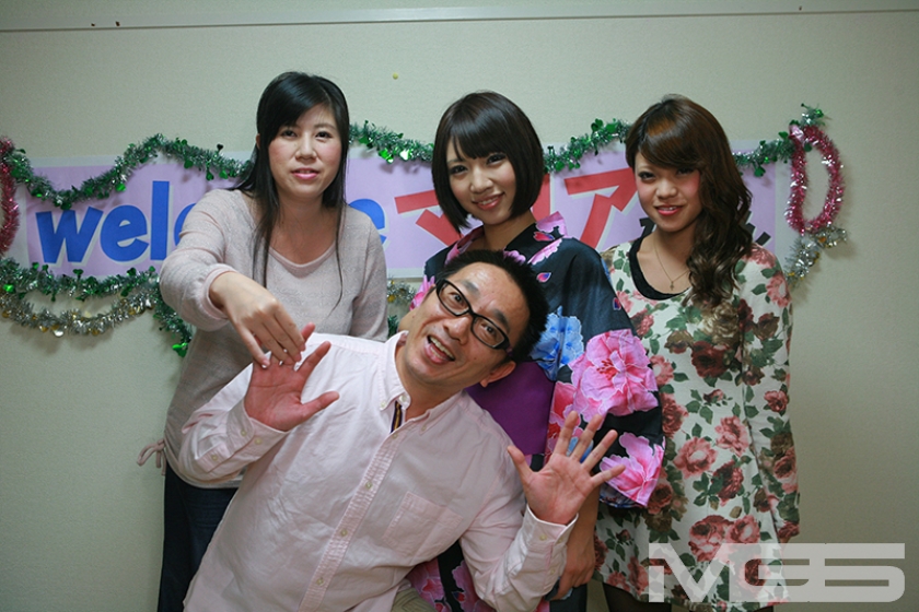 ホームステイでやって来たブラジル美女のスキンシップが凄すぎてもう我慢出来ない_2