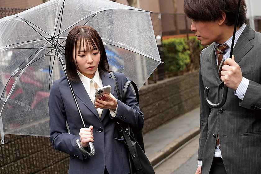 まさかの相部屋&逆NTR 冴えない上司の俺に会社で一番の美人部下が… 西元めいさ 画像2