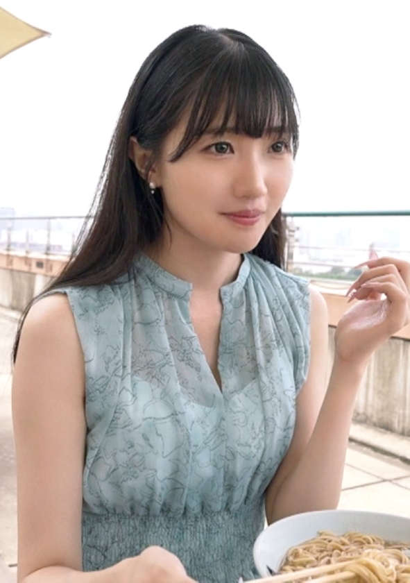 sp-ONECOIN-ROOK033 ガチでAV史上最高レベルの素人たち 顔も身体も芸能人以上スペシャル SIRO-5373 コスプレBAR常連に触発されて？？更衣室で人生初ハメ撮り！「バレちゃう…でも止まらない！」緊張と非日常の快感で痙攣イキを繰り返し、ビーム級の潮噴きを披露！