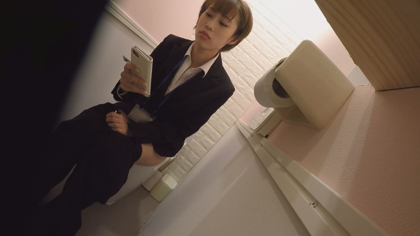オフィスビル 女子トイレ放尿OL盗撮オナニー_10