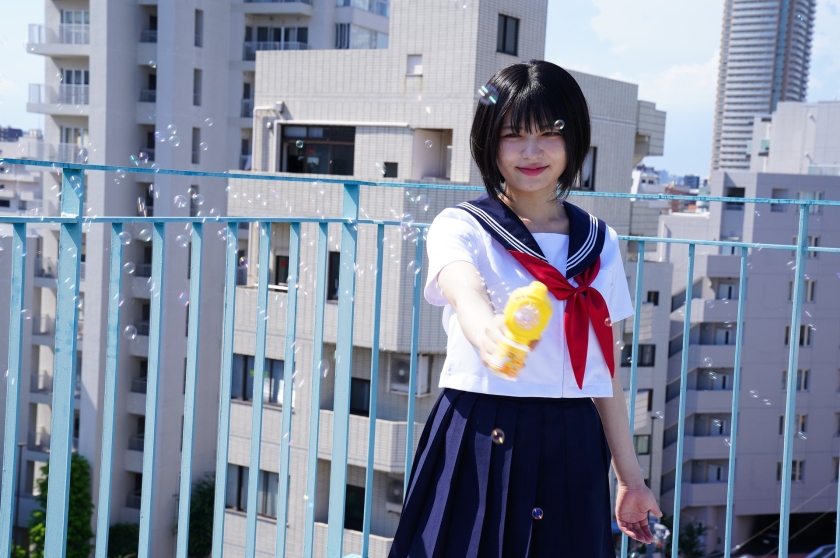 美女の足裏をふやけるまで舐めたい! 虹村ゆみ 画像1