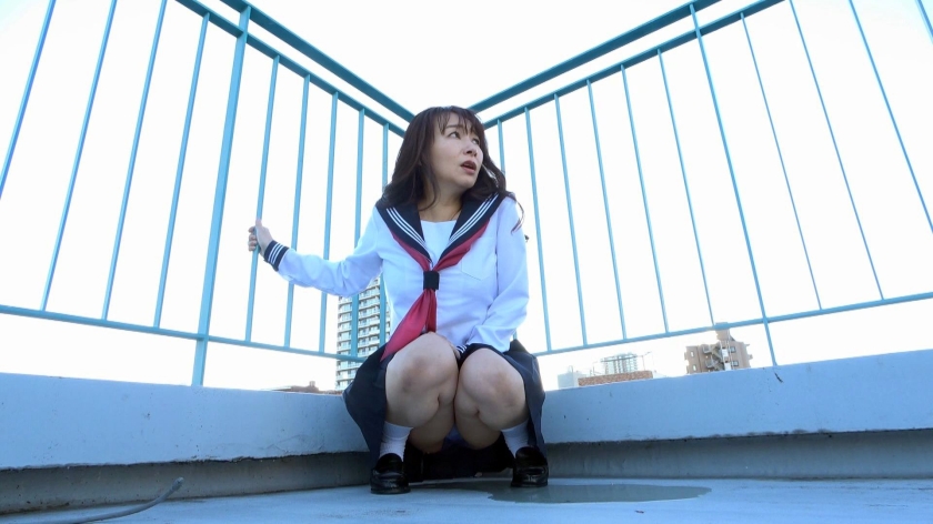 セーラー服熟女失禁羞恥 よしい美希 画像2