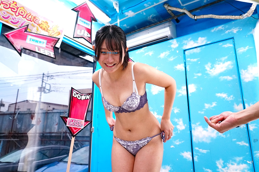 マジックミラー号ハードボイルド 街行く素人娘が脱ぎ脱ぎあっち向いてホイ対決！顔を向けた先に服を1枚脱ぐ、手コキ、フェラ、キスなどのHな罰ゲーム！先に相手を全裸にしたら勝ち！負けたら即ハメ中出し！ 画像11