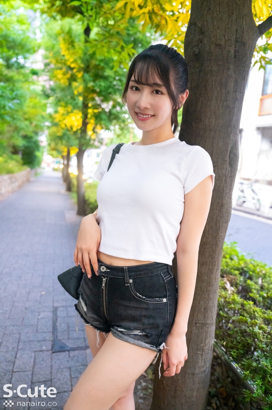 ゆいか(23)盛りのついた美人と楽しく中出しハメ撮り 画像4