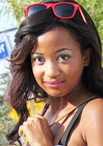 
                        アイビー・シャーウッド from L.A.
    