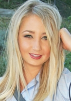 
                        マンディー・アルマーニ from U.S.A
    