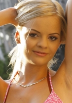 
                        メイ from ハンガリー
    