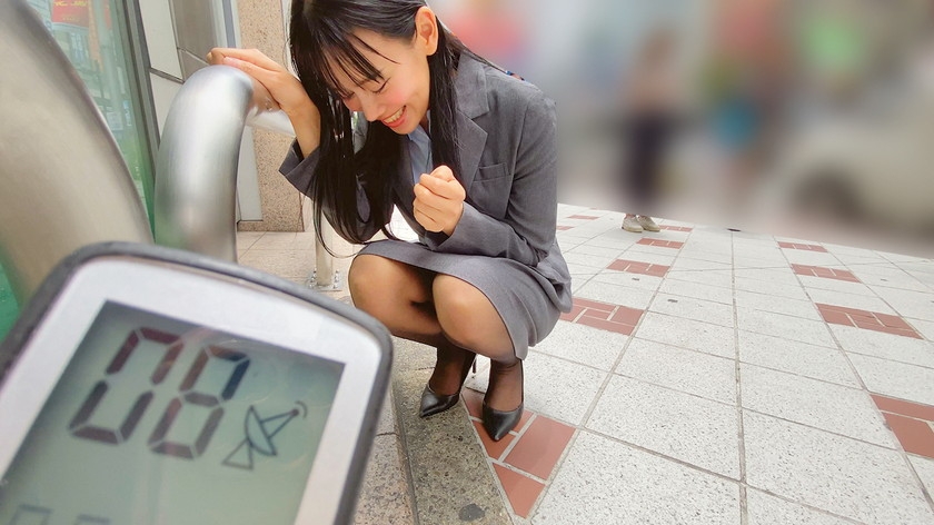 素人美少女とリモコンバイブお散歩 11 -黒パンストキャリアウーマン編- 「もう我慢できません…//」人ごみの中、黒パンスト美脚ガクブル震わせイキまくってしまうOLたち!人生初の羞恥プレイでまさかのエロスイッチオン!車移動中も大胆カーオナニー!最後はホテルで心行くまで生セックス! 画像12